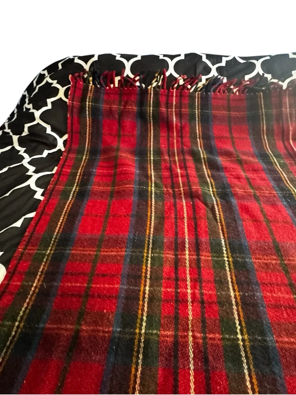 Vintage Unbranded Wool Plaid Tartan Blanket in Red/Blue/Green Plaid w Fringe